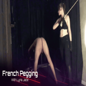 Séance de caning intense pour un esclave